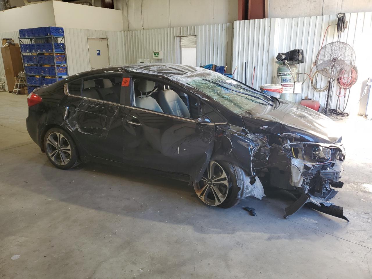 VIN KNAFX4A85G5514695 2016 KIA FORTE no.4