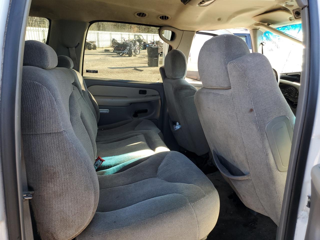 2002 GMC Yukon - Image 11