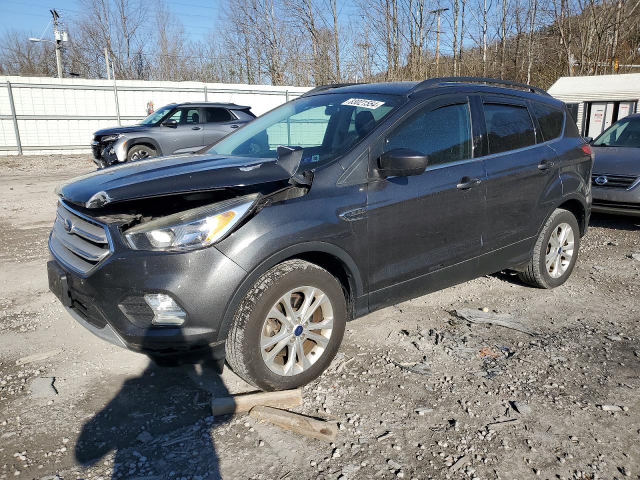 VIN 1FMCU9GD5JUA62319 2018 FORD ESCAPE no.1