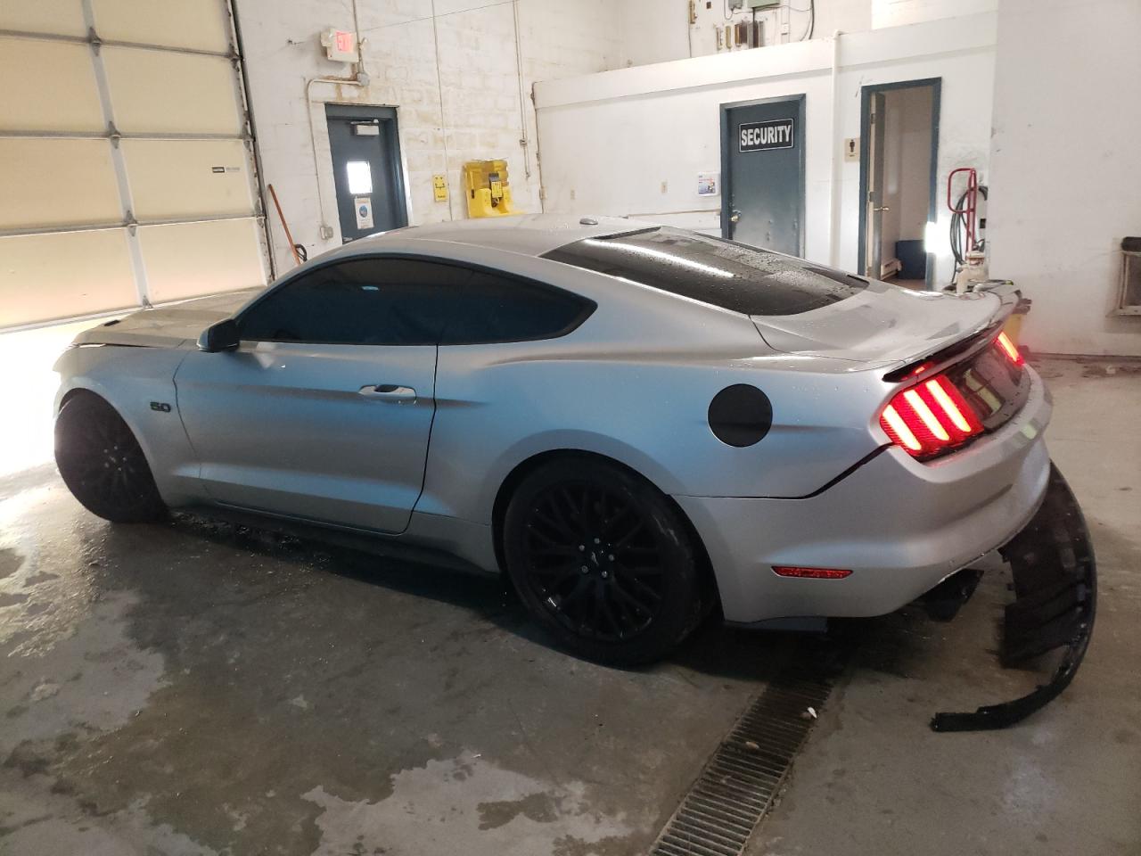 VIN 1FA6P8CF1H5228064 2017 FORD MUSTANG no.2