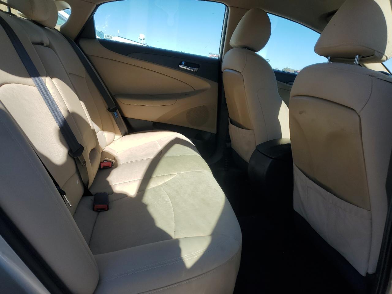 2011 Hyundai Sonata - Image 10