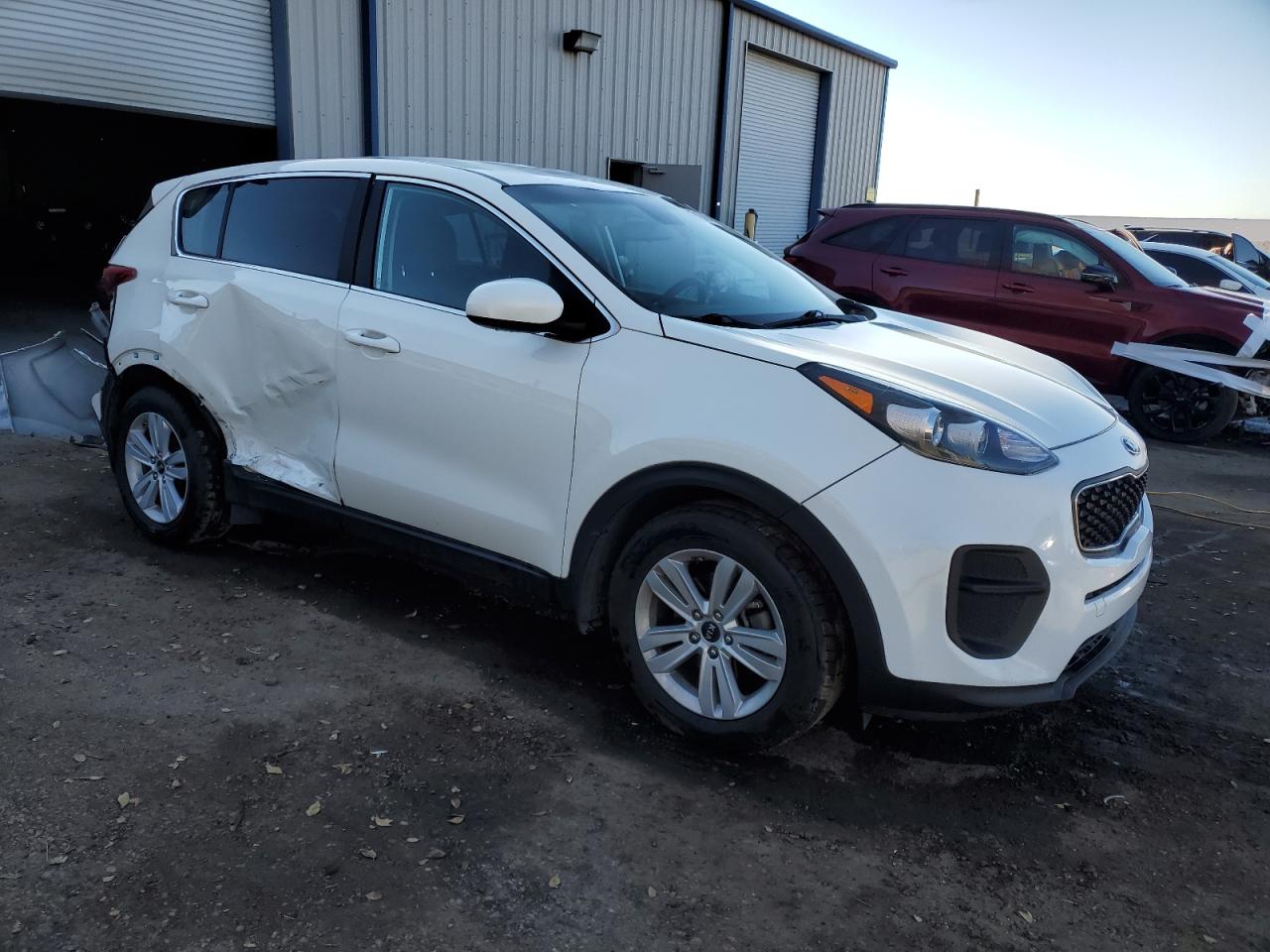 VIN KNDPM3AC5K7607051 2019 KIA SPORTAGE no.4