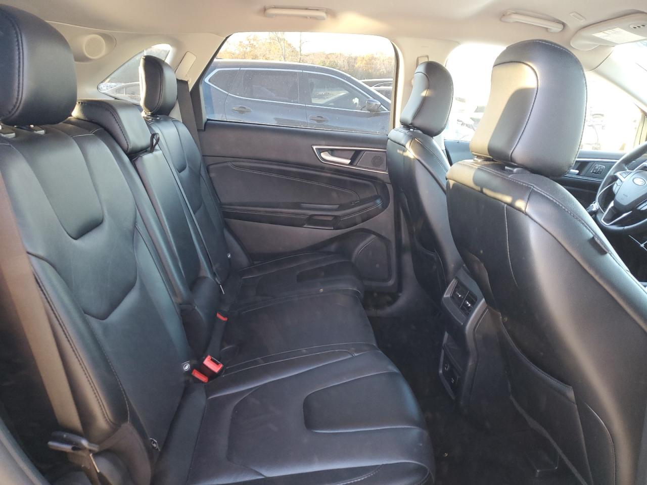 2022 Ford Edge - Image 11