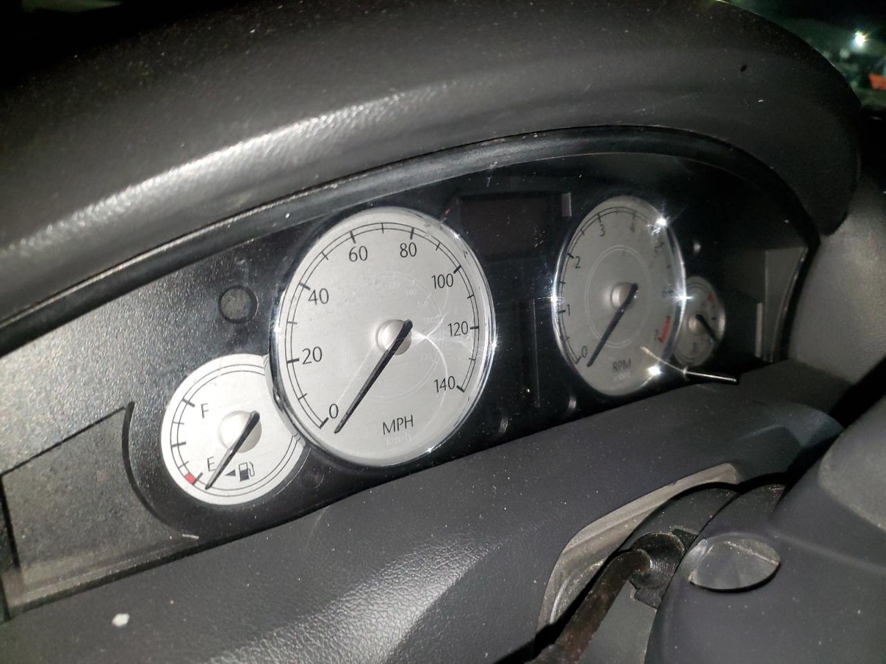 2005 Chrysler 300 Touring VIN: 601068 Lot: 86437094