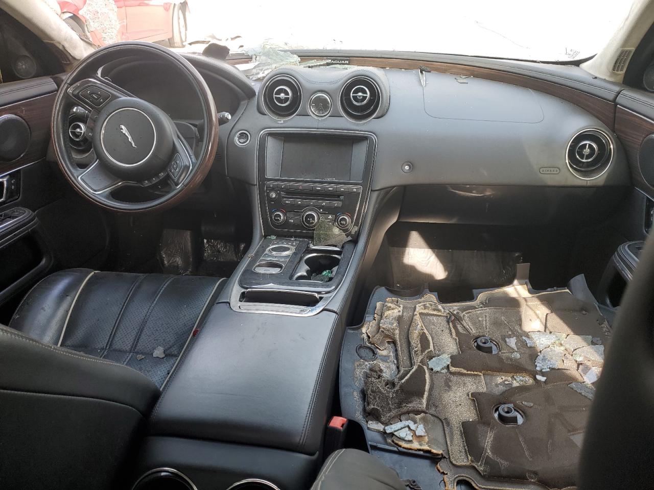 2015 Jaguar XJ - Image 8