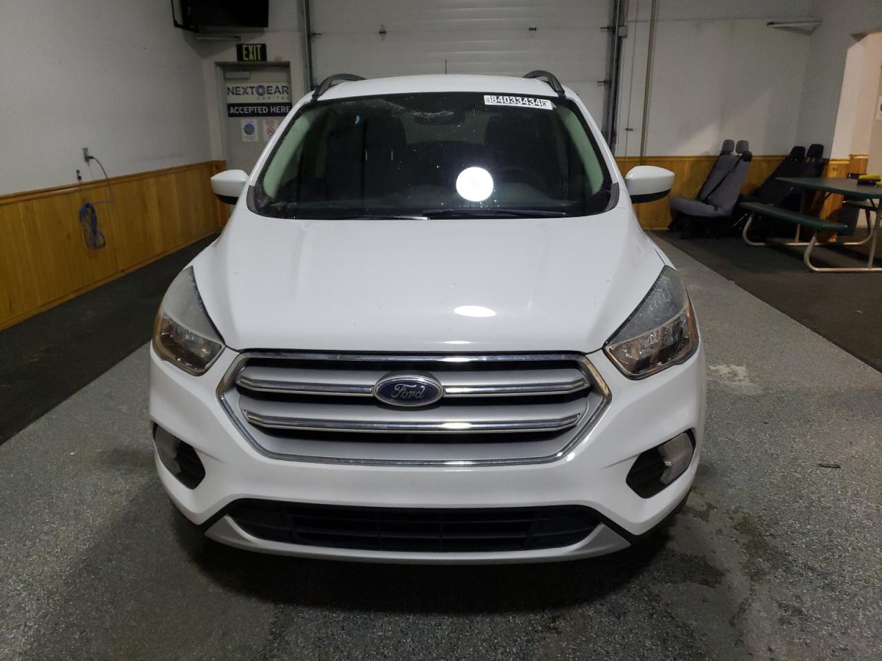 VIN 1FMCU9GD7JUC05335 2018 FORD ESCAPE no.5