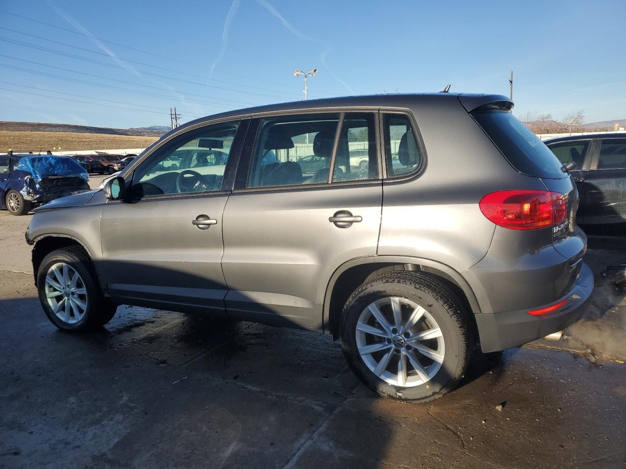 VIN WVGAV7AX5HK046980 2017 VOLKSWAGEN TIGUAN no.2