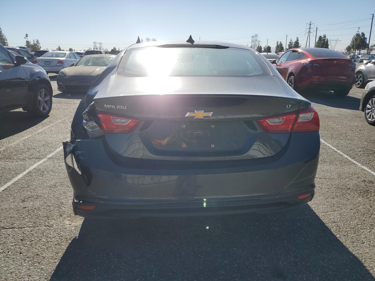 VIN 1G1ZD5ST8JF233373 2018 CHEVROLET MALIBU no.6