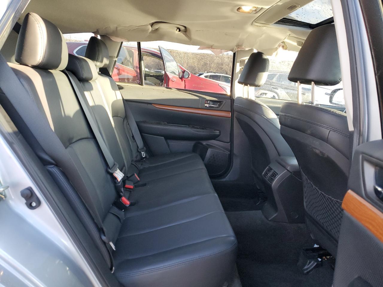 2014 Subaru Outback - Image 11
