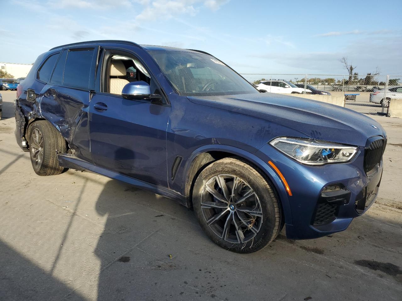 VIN 5UXCR6C01N9L81408 2022 BMW X5 no.4