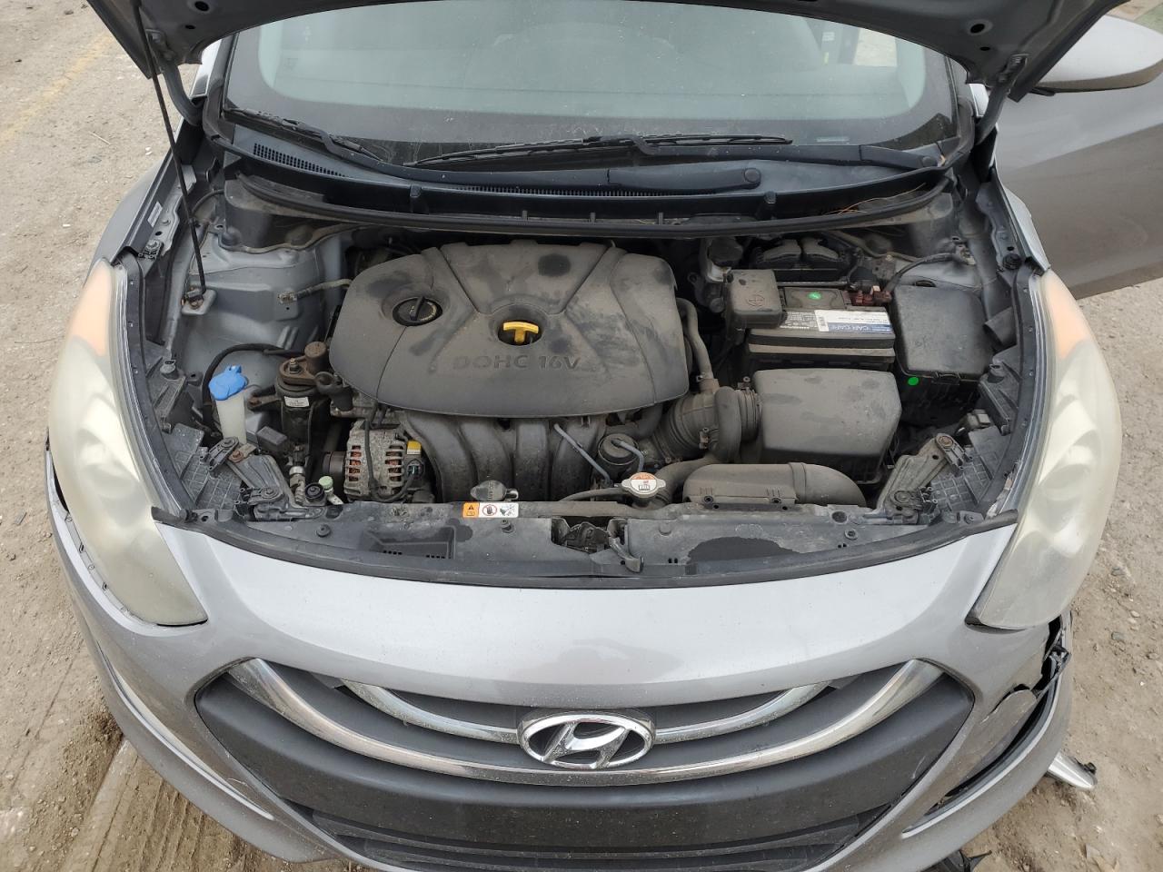 2013 Hyundai Elantra - Image 11
