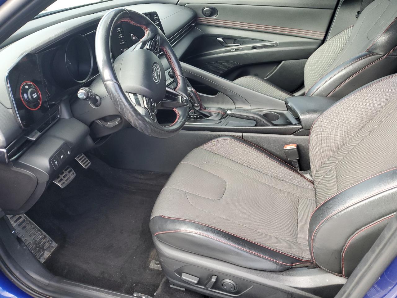 2022 Hyundai Elantra - Image 7