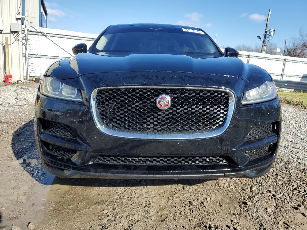 VIN SADCS2BV3HA056133 2017 JAGUAR F-PACE no.5