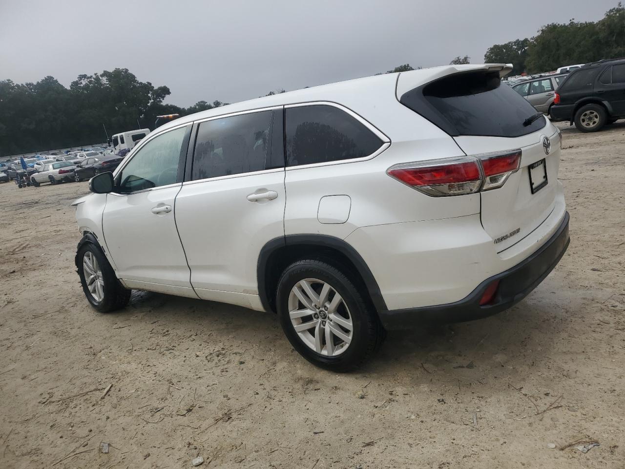 VIN 5TDZKRFH1GS172676 2016 TOYOTA HIGHLANDER no.2