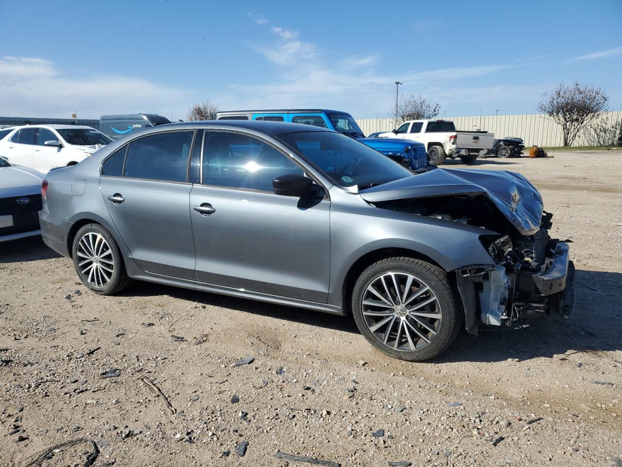 2016 Volkswagen Jetta - Image 4