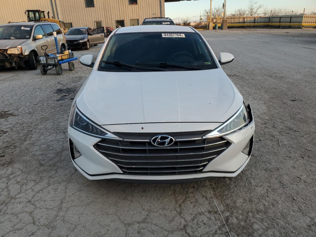 2019 Hyundai Elantra - Image 5