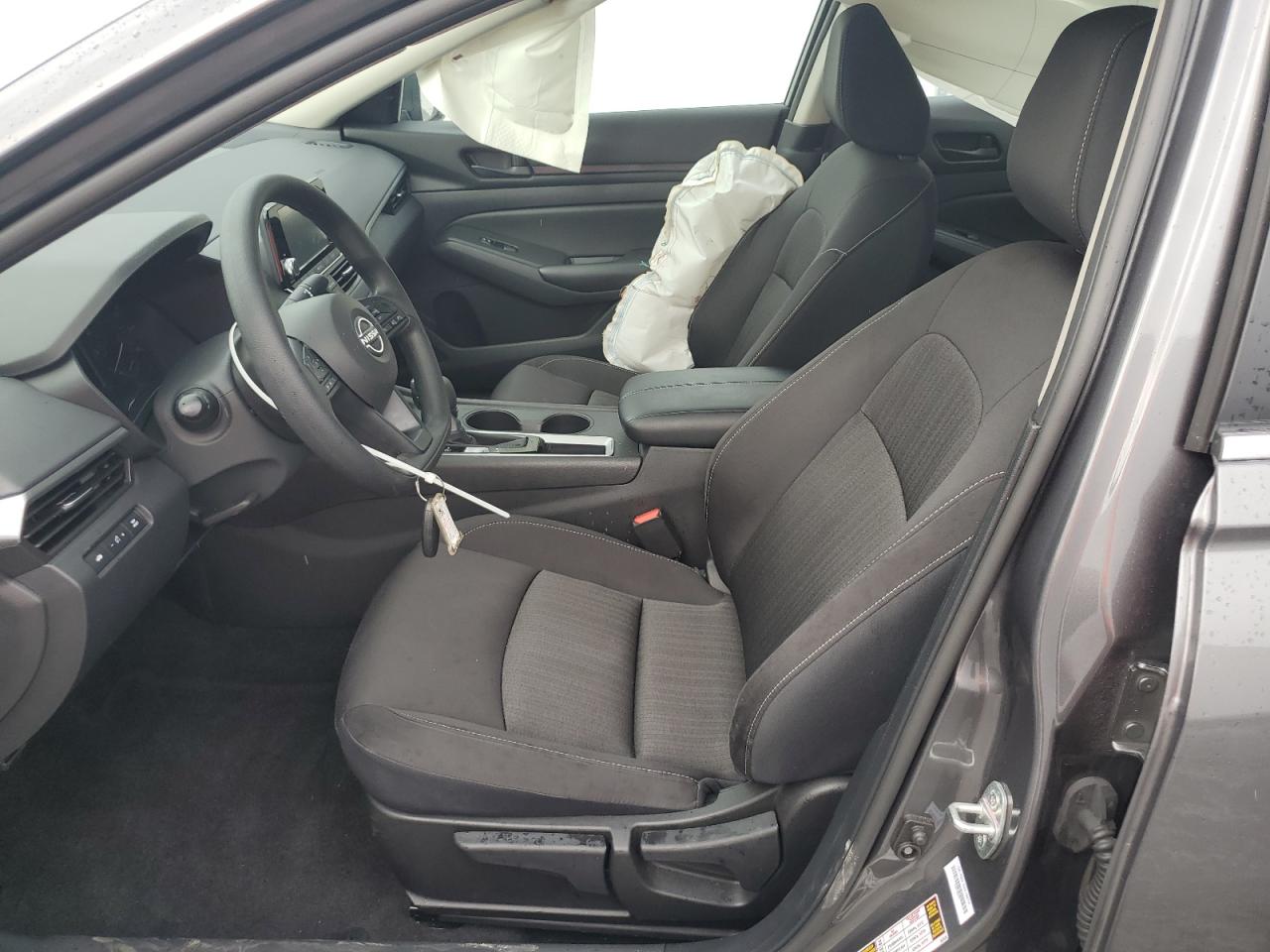 2024 Nissan Altima - Image 7