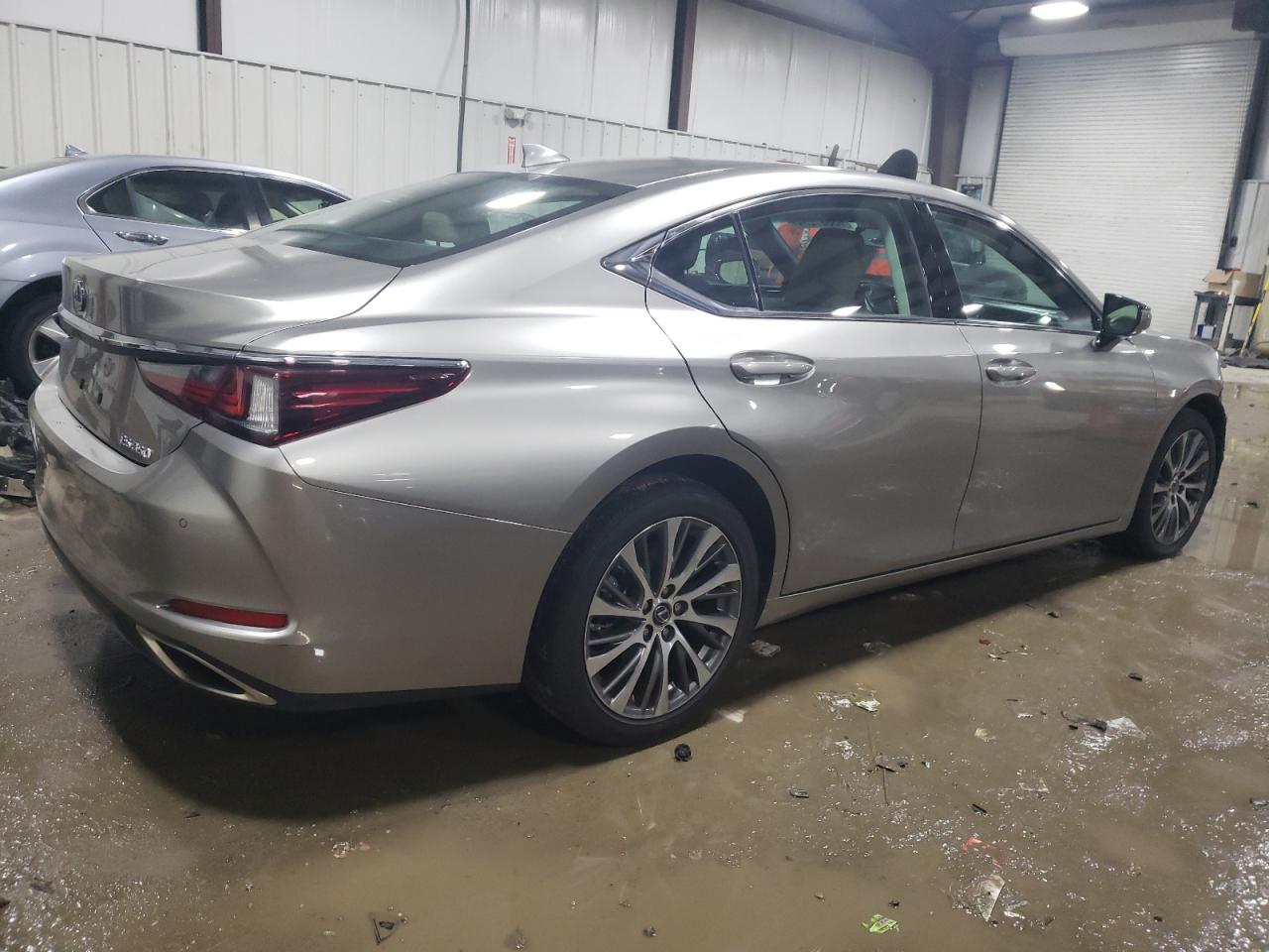 VIN 58ABZ1B16KU051187 2019 LEXUS ES350 no.3