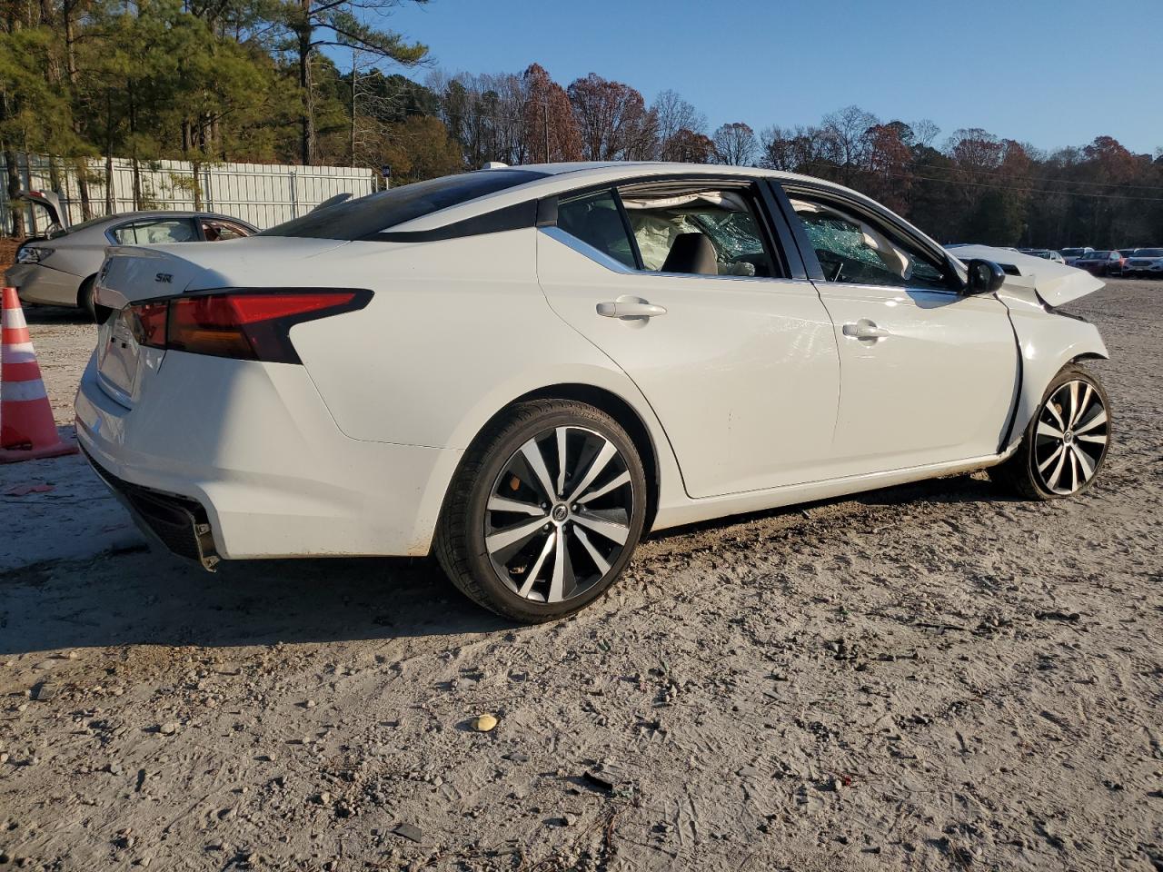 2019 Nissan Altima - Image 3