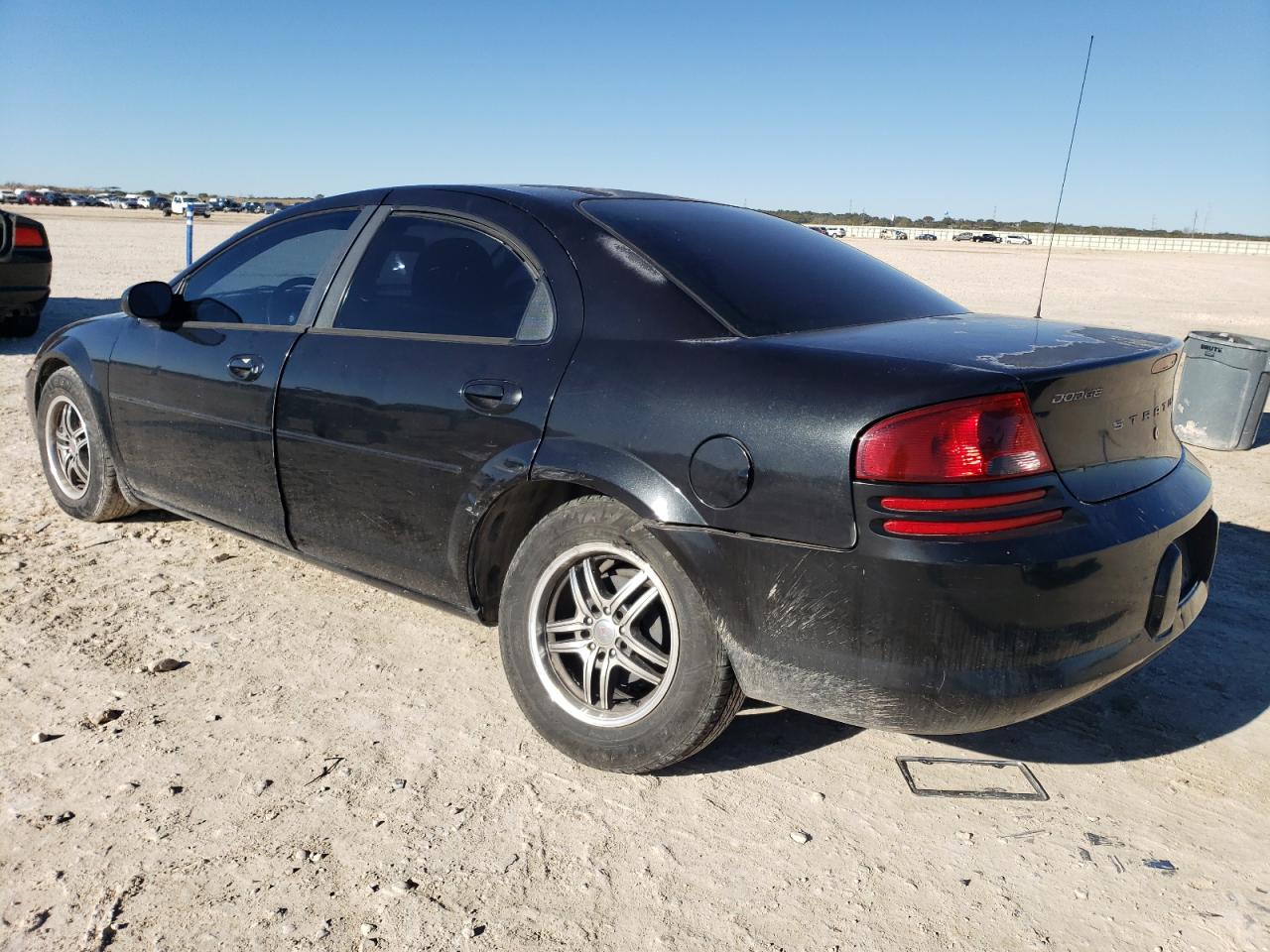 2006 Dodge Stratus - Image 2