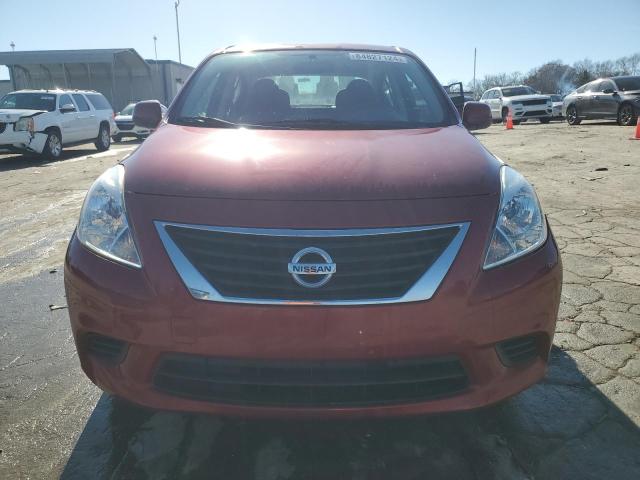  NISSAN VERSA 2013 Красный