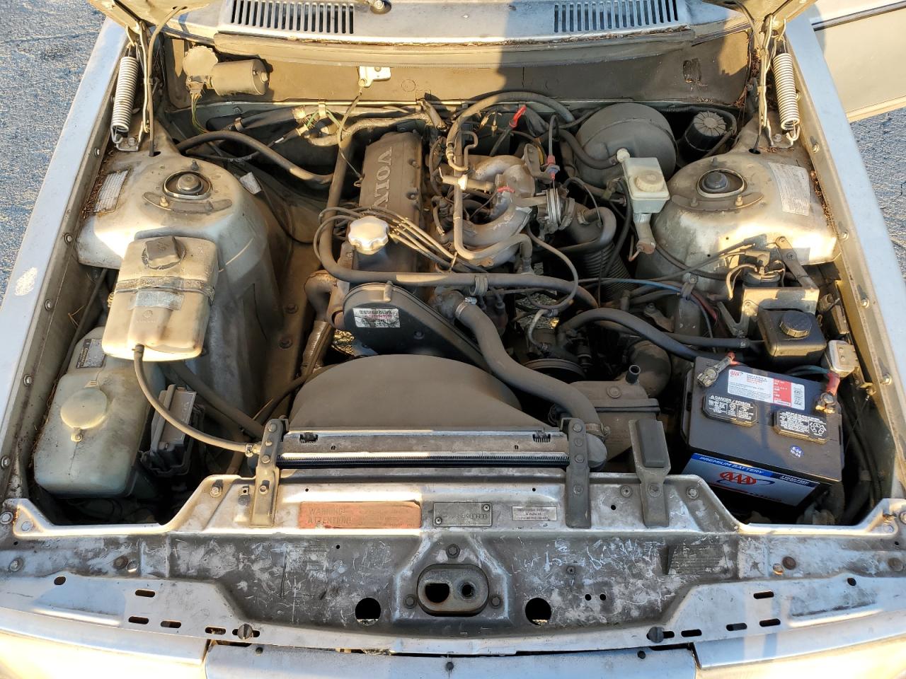 1986 Volvo 244 Dl VIN: YV1AX8842G1189044 Lot: 84116964