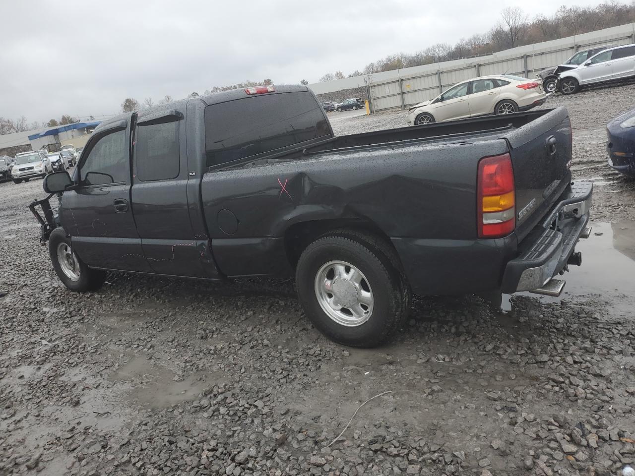 2003 GMC Sierra - Image 2