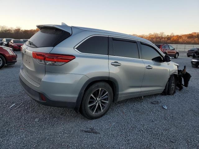  TOYOTA HIGHLANDER 2017 Silver