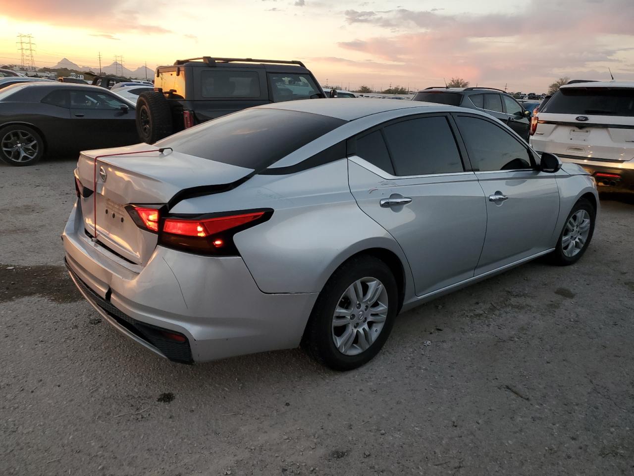 2021 Nissan Altima - Image 3