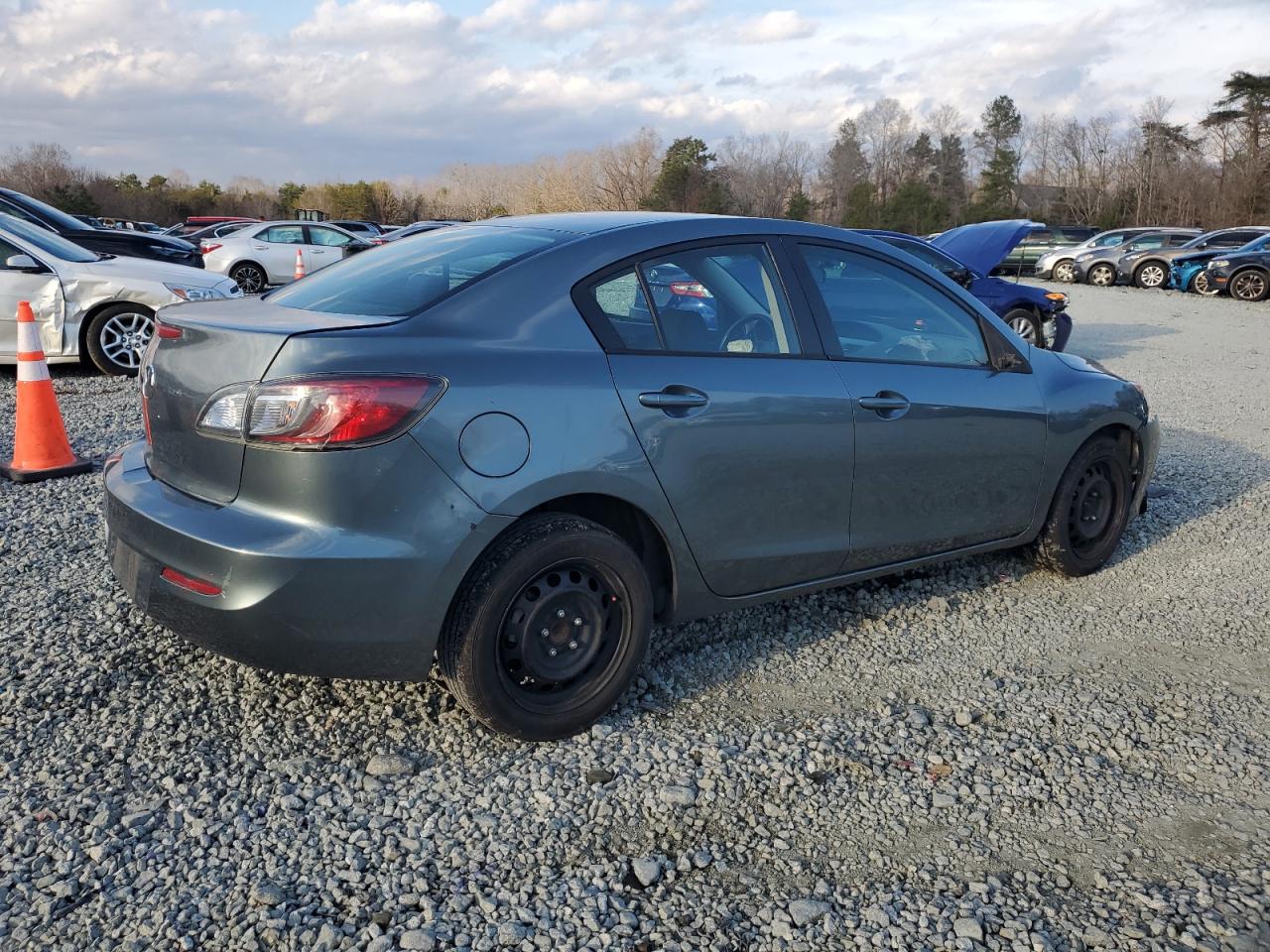 2013 Mazda 3 - Image 3