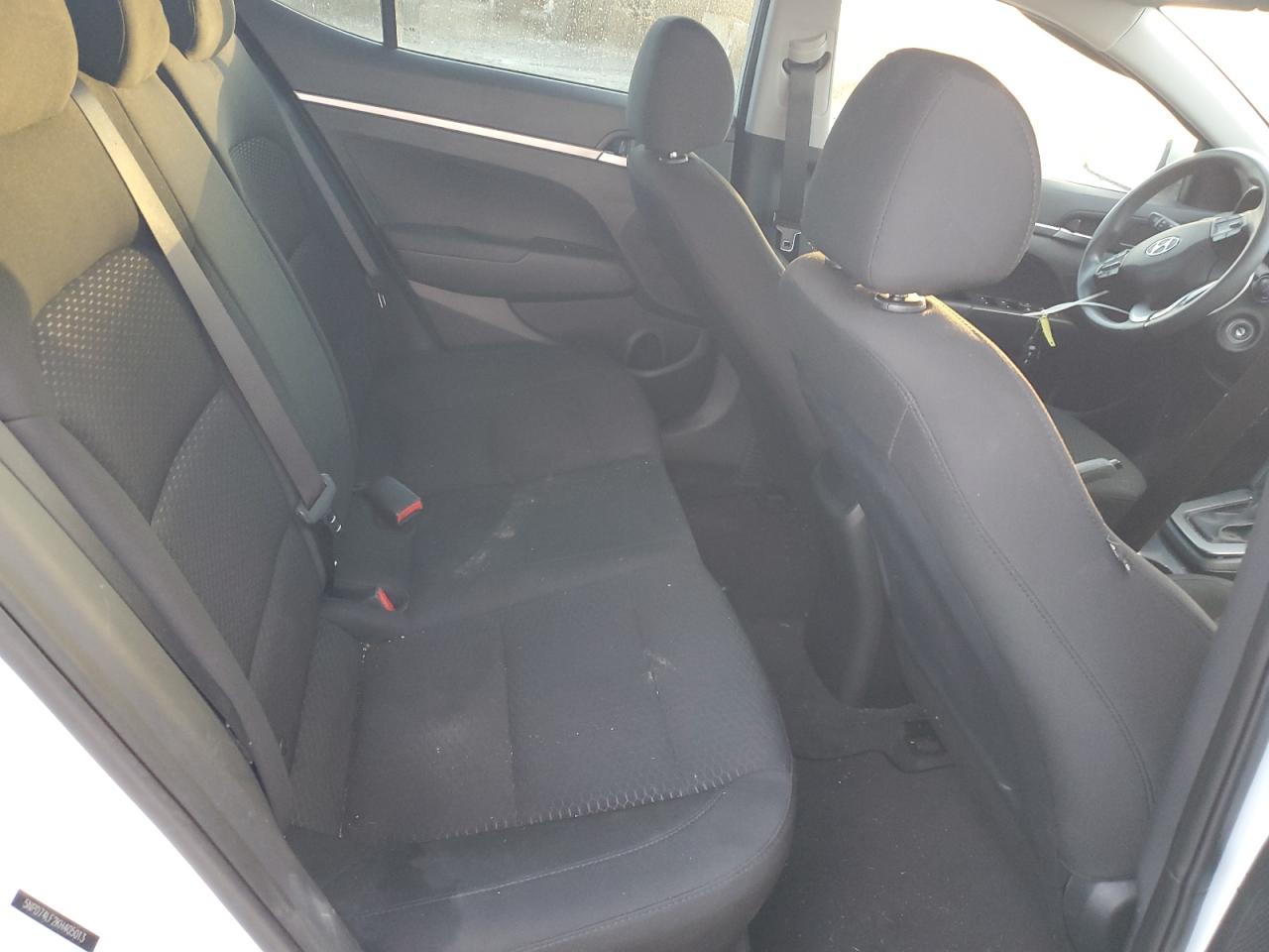 2019 Hyundai Elantra - Image 10