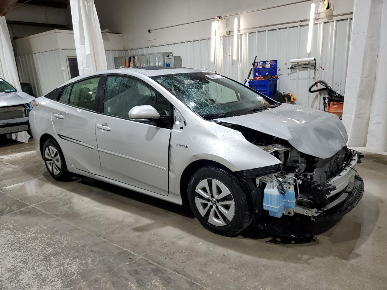 VIN JTDKARFU3H3032892 2017 TOYOTA PRIUS no.4