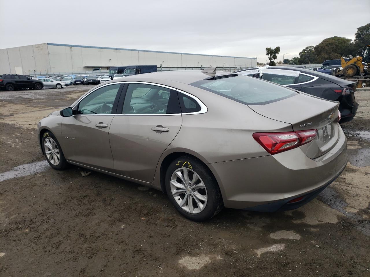2022 Chevrolet Malibu - Image 2