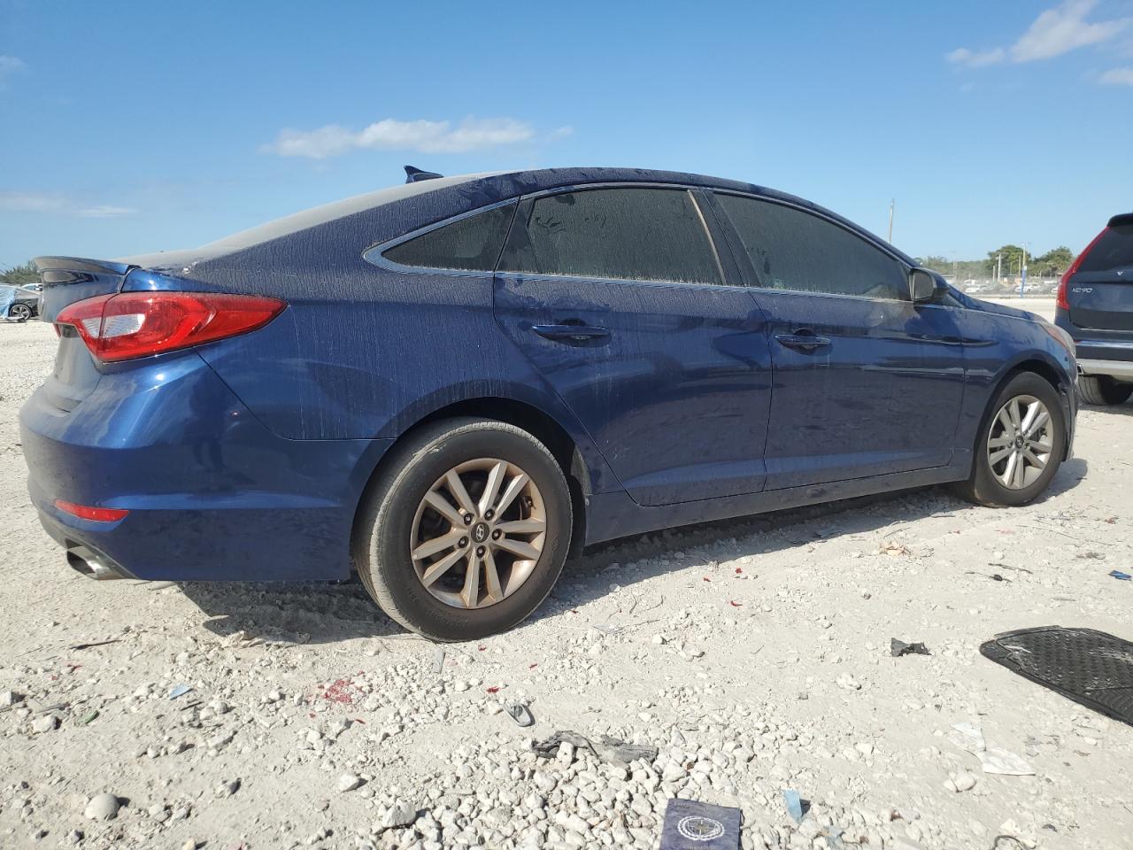 2017 Hyundai Sonata - Image 3