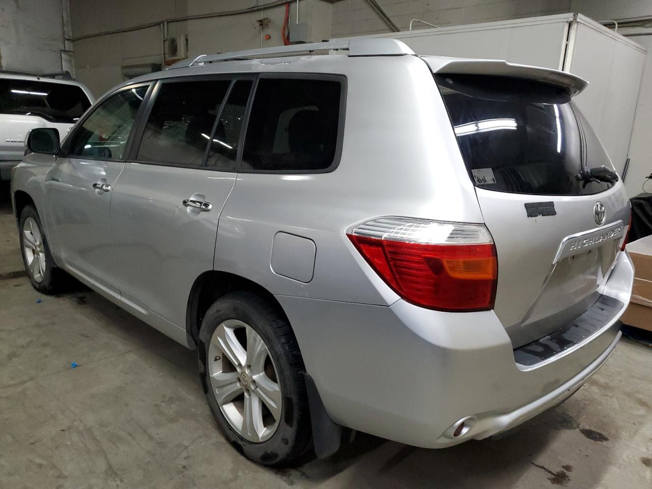 2010 Toyota Highlander - Image 2