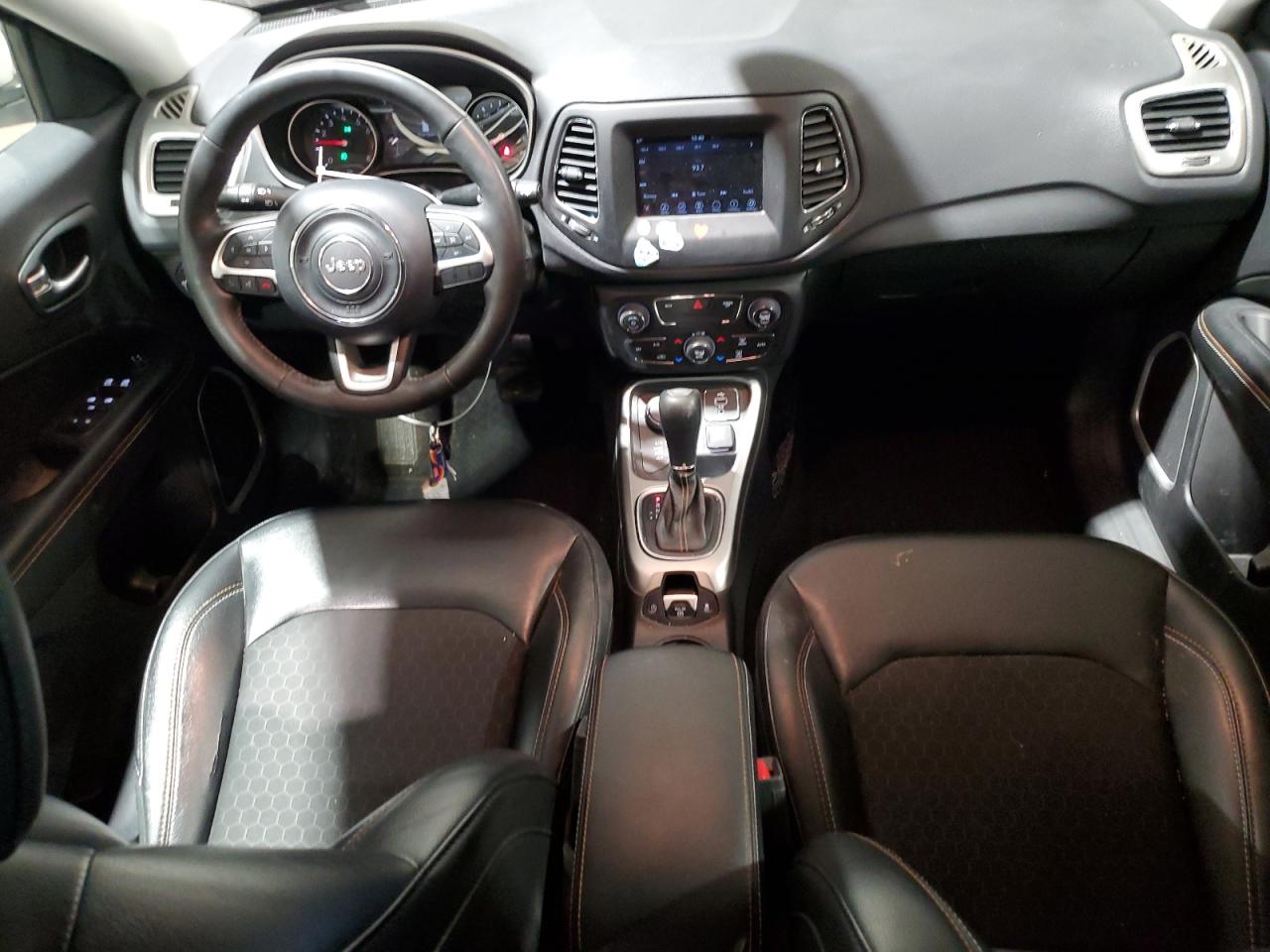 2018 Jeep Compass - Image 8