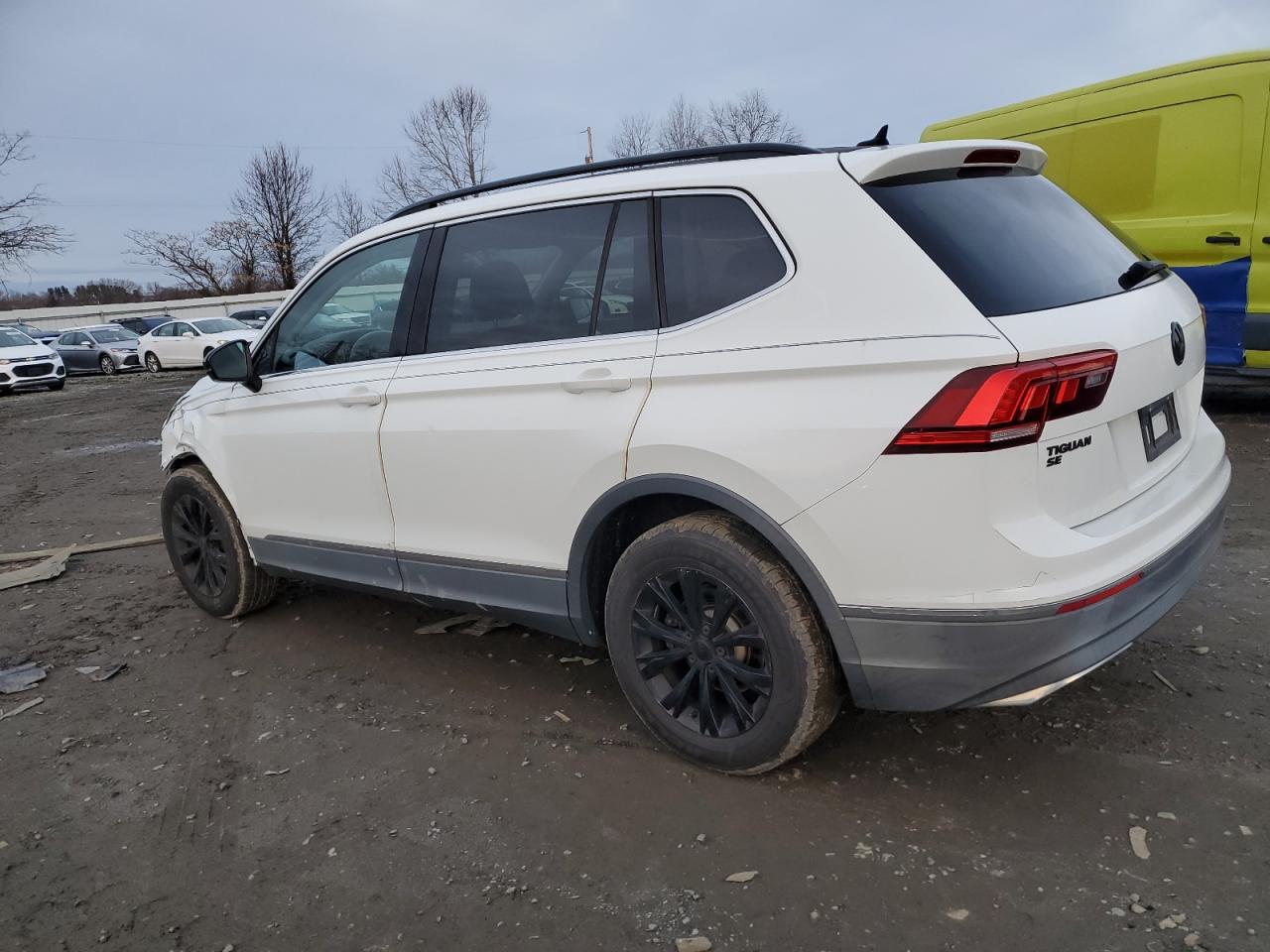 2018 Volkswagen Tiguan - Image 2