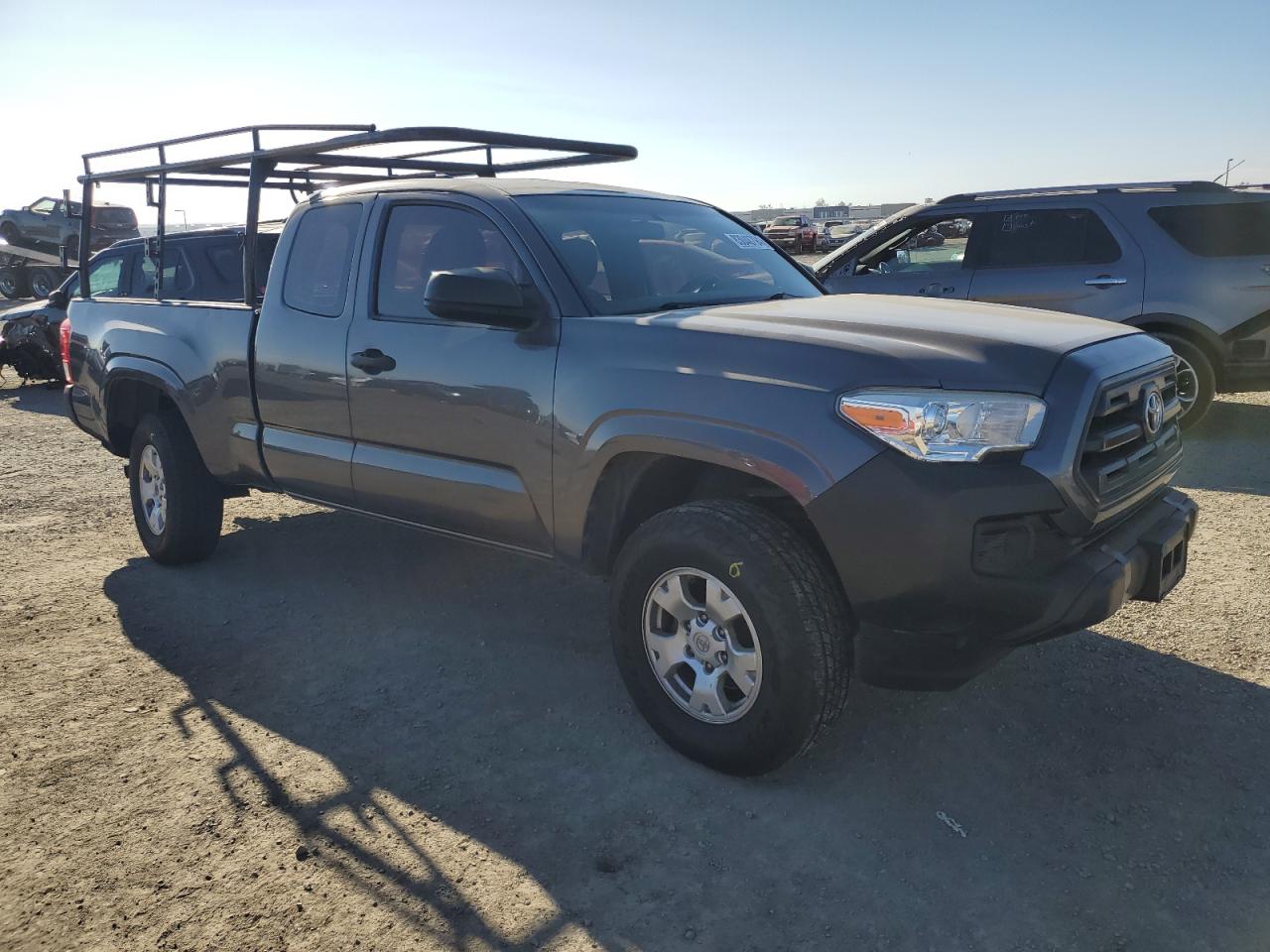 VIN 5TFRX5GN4HX082075 2017 TOYOTA TACOMA no.4