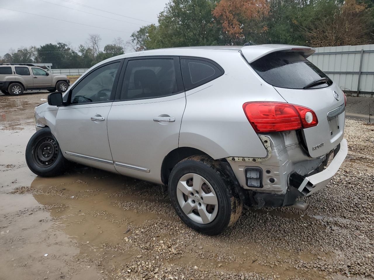 2011 Nissan Rogue - Image 2