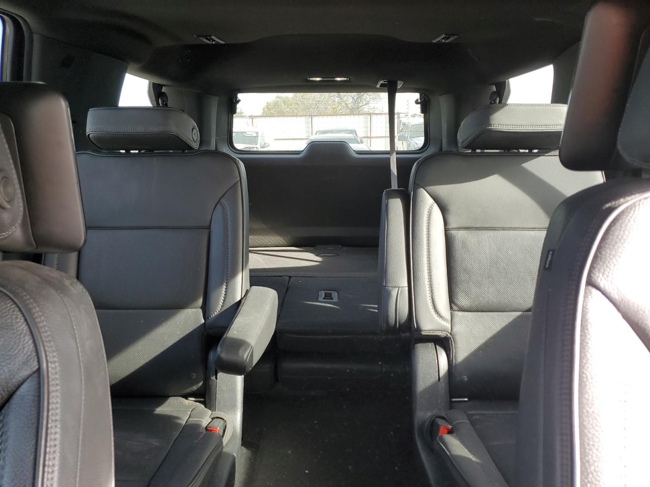 2021 GMC Yukon - Image 10