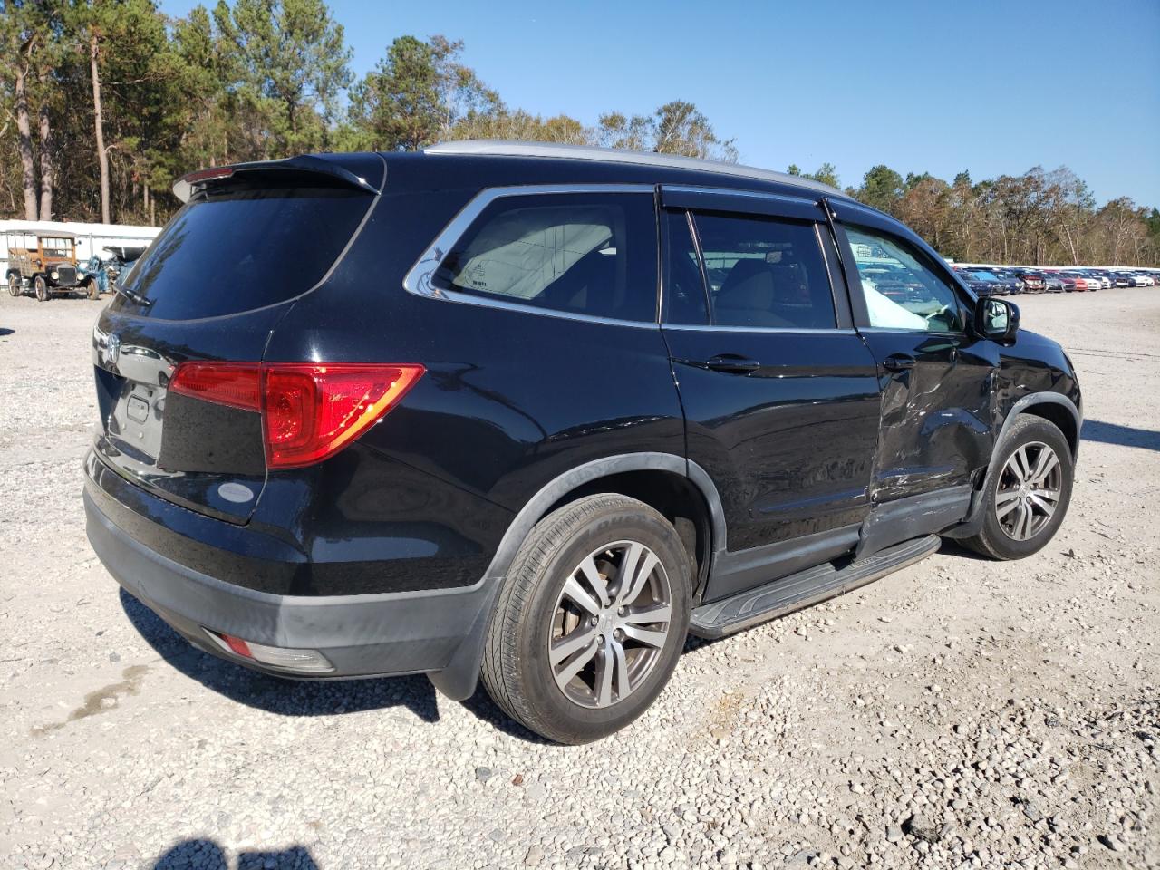 2017 Honda Pilot - Image 3