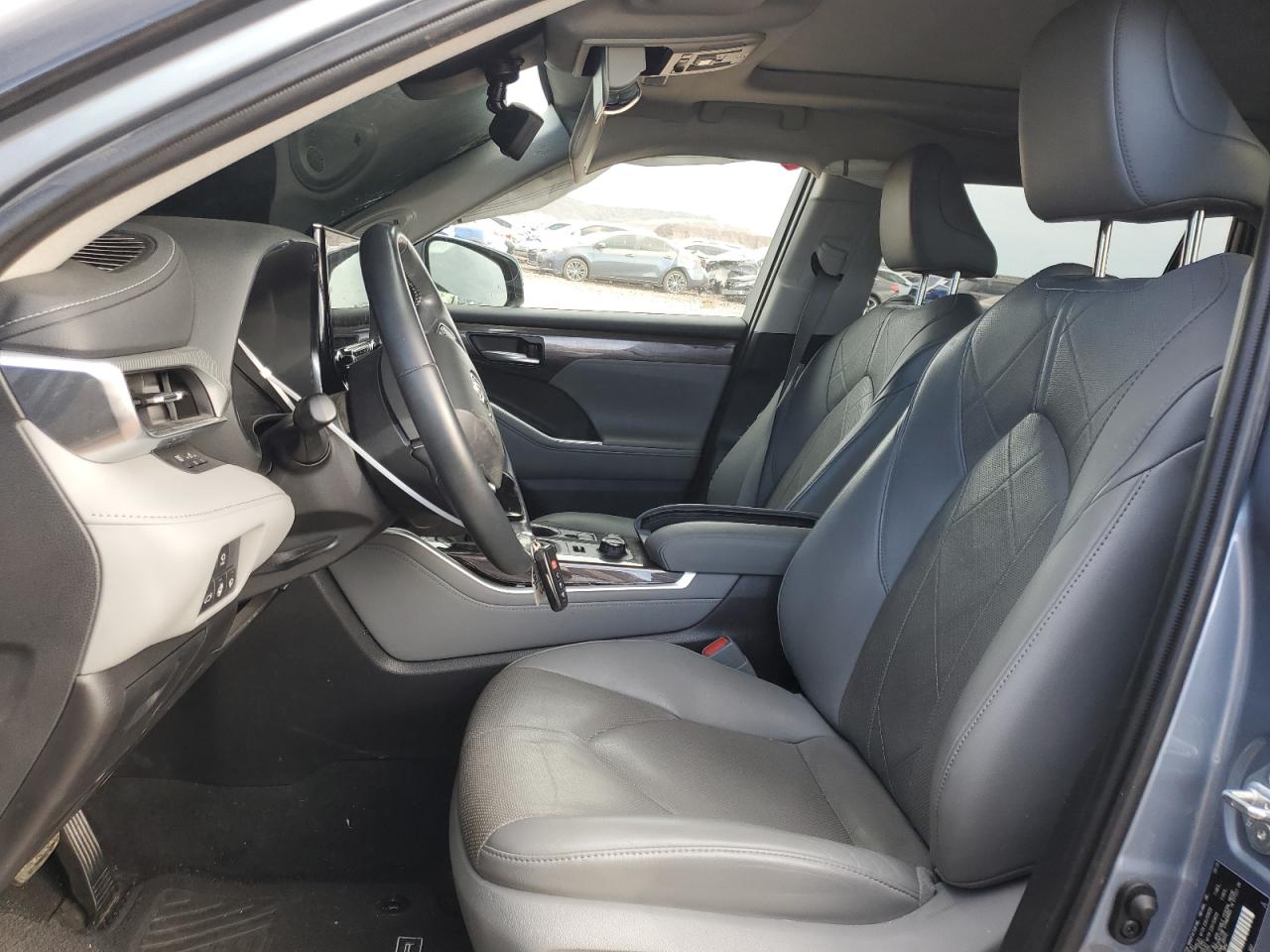 2020 Toyota Highlander - Image 7
