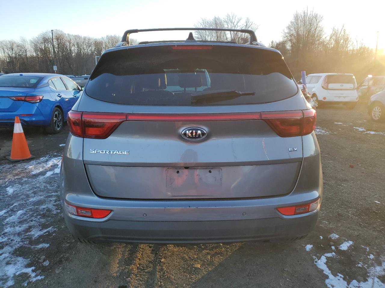 VIN KNDPNCAC4J7315273 2018 KIA SPORTAGE no.6