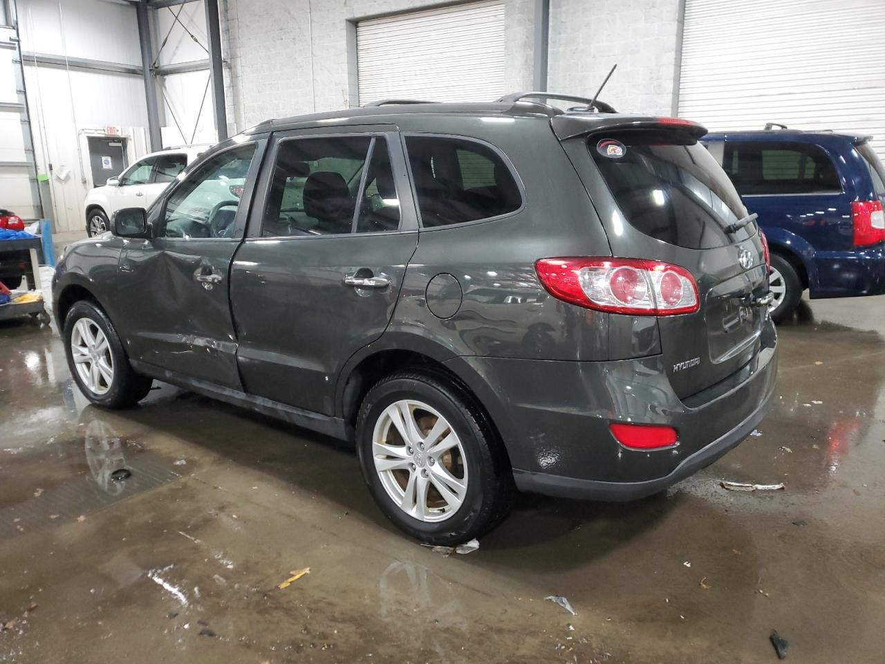 2010 Hyundai Santa Fe - Image 2