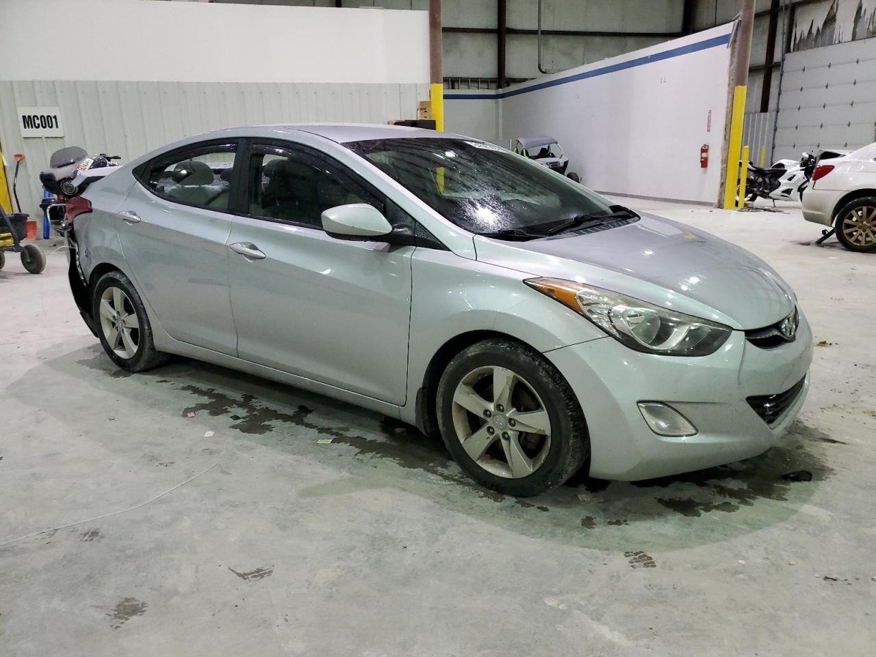 VIN 5NPDH4AE0DH208027 2013 HYUNDAI ELANTRA no.4