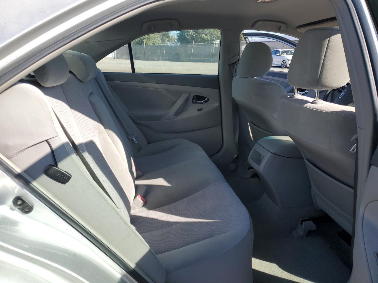2010 Toyota Camry - Image 11