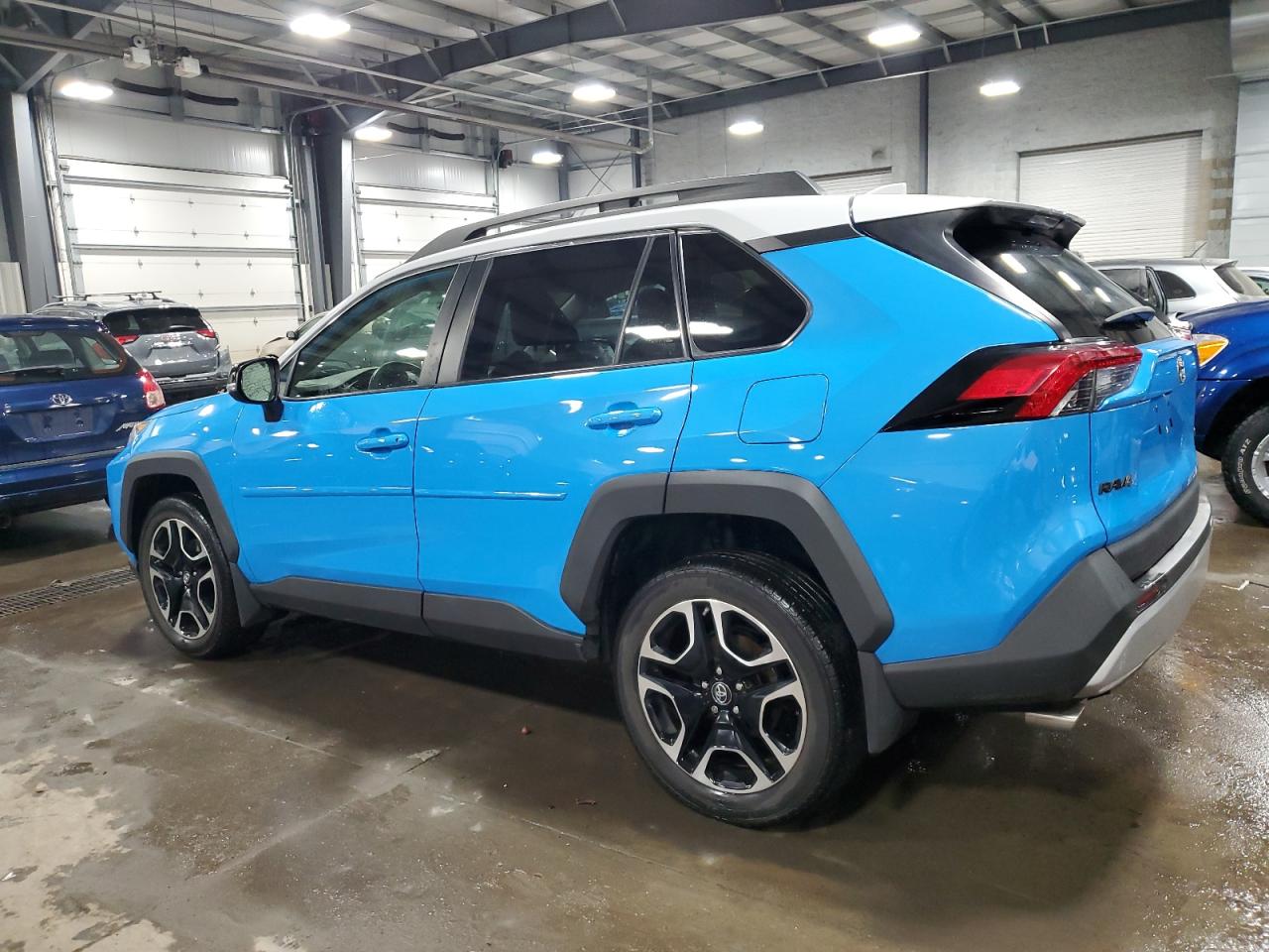 2019 Toyota RAV 4 - Image 2