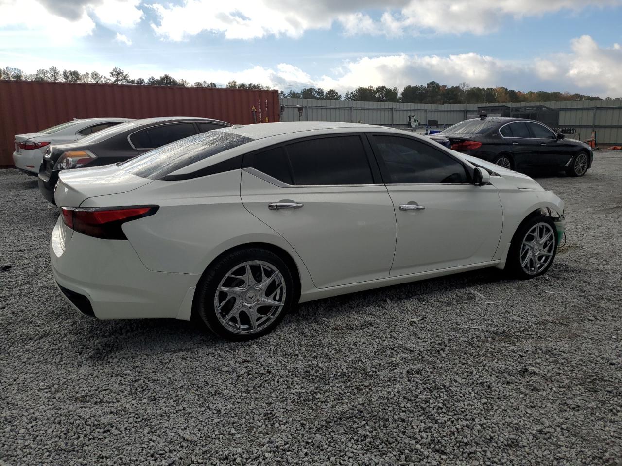 2019 Nissan Altima - Image 3