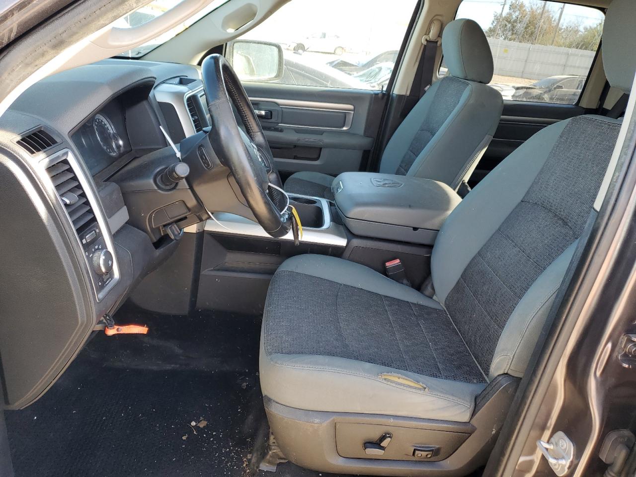 2016 RAM 1500 - Image 7