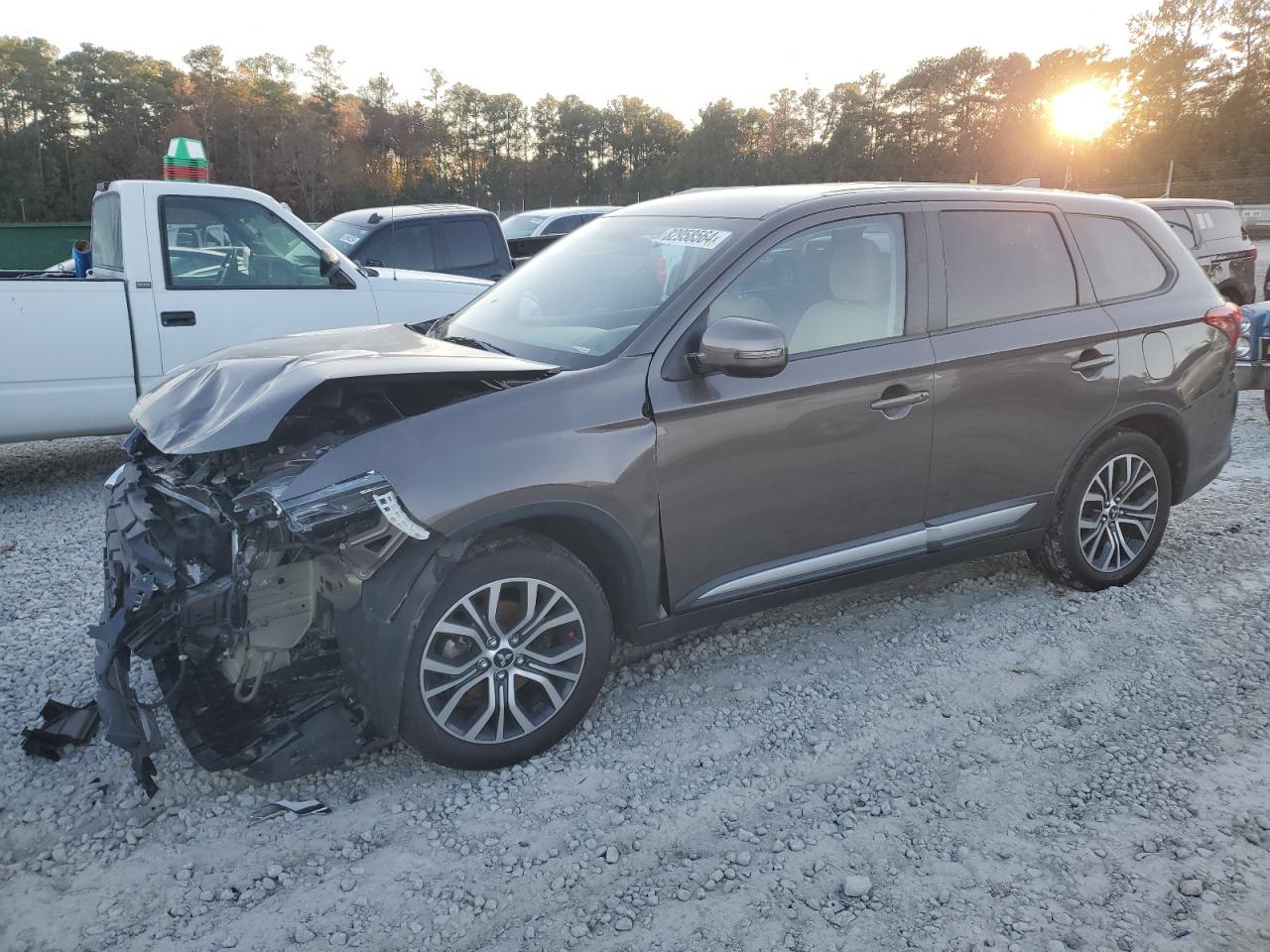 JA4AD3A37JZ064370 2018 MITSUBISHI OUTLANDER - Image 1